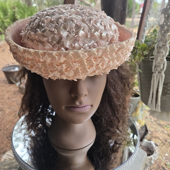 Vintage Pink Woven Pill Box Hat With Velvet Bow - Picture 1 of 11